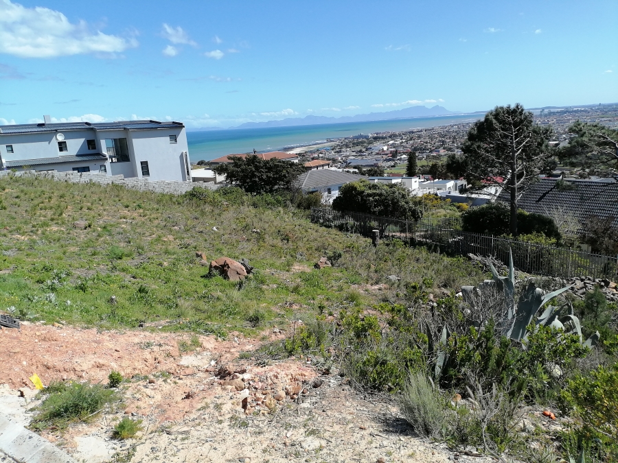 0 Bedroom Property for Sale in Mountainside Western Cape